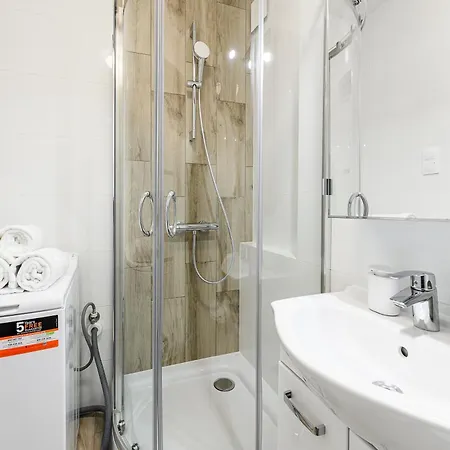 Lumina I 2br With A Large Terrace In